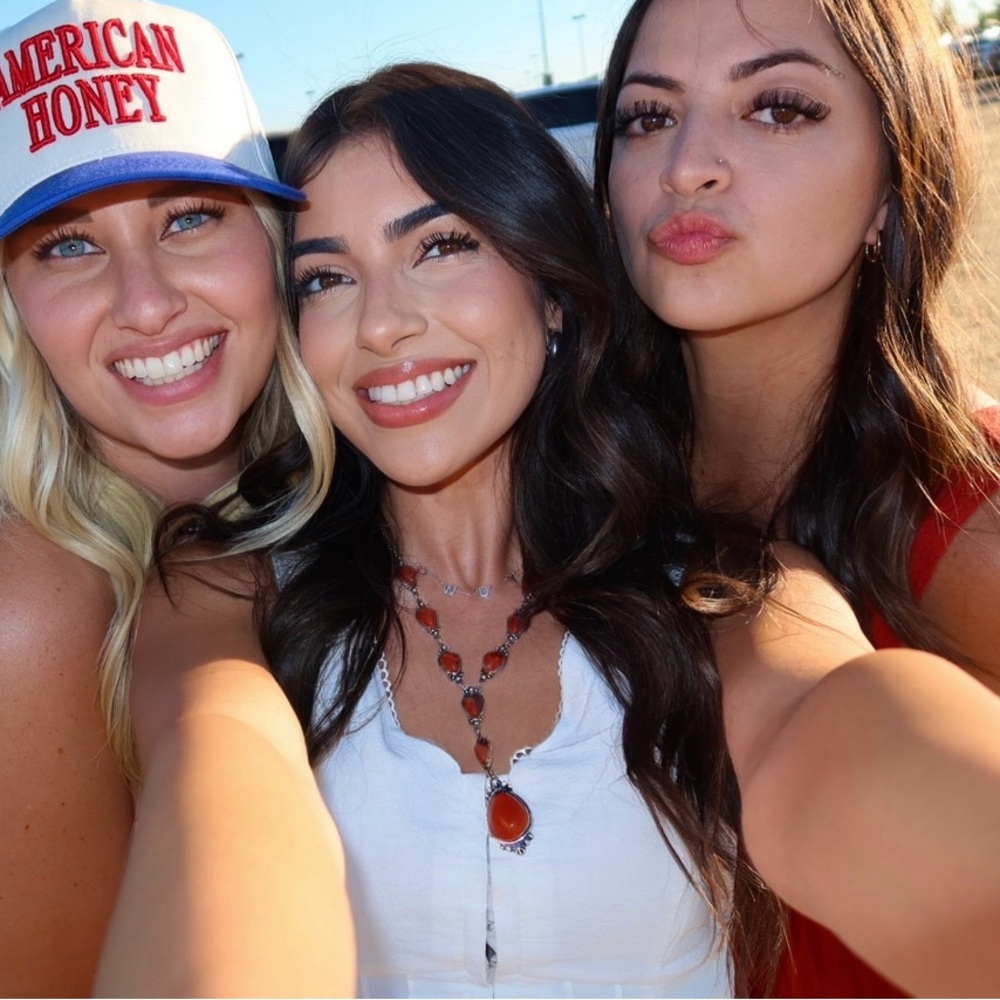 Meet your Posher, Jessica